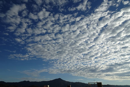 比叡山と空-1（20231214）.jpg