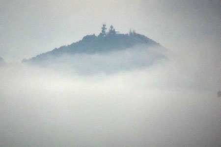 雲間の比叡山-4（20240129）.jpg